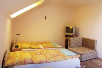 Węgry Privát Hernádszurdok, Zewnątrz